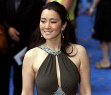巩俐与中风婆婆患难见真情