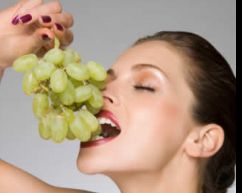 女人多吃4种食物增强“性趣”