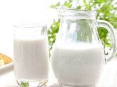 热牛奶加酸奶，激活营养