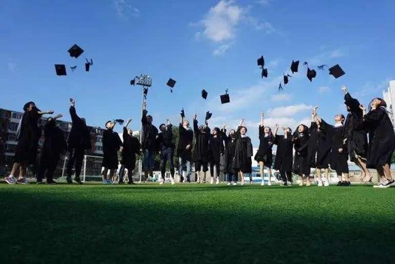 毕业季，关于学位服的3个小秘密