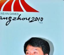 “亚运歌手”成龙：一个人唱压力有点大